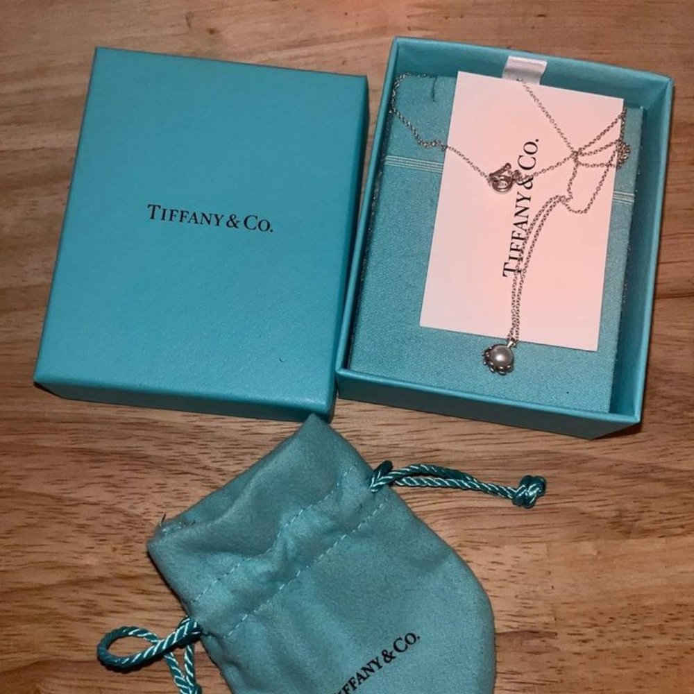 Tiffany & Co Olive Leaf Pendant Necklace